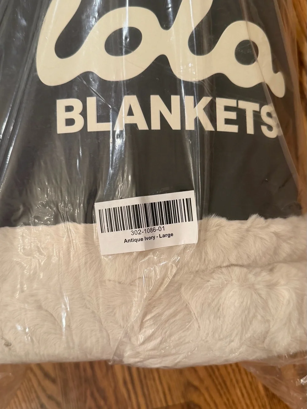 Lola Blanket in Antique Ivory (Large) - NEW WITH TAGS